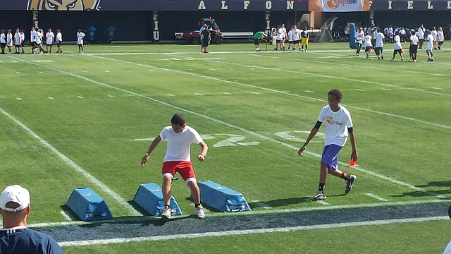 阿斯：距上一场不到72小时+未来8天3赛 巴萨战马竞必须得进行轮换.